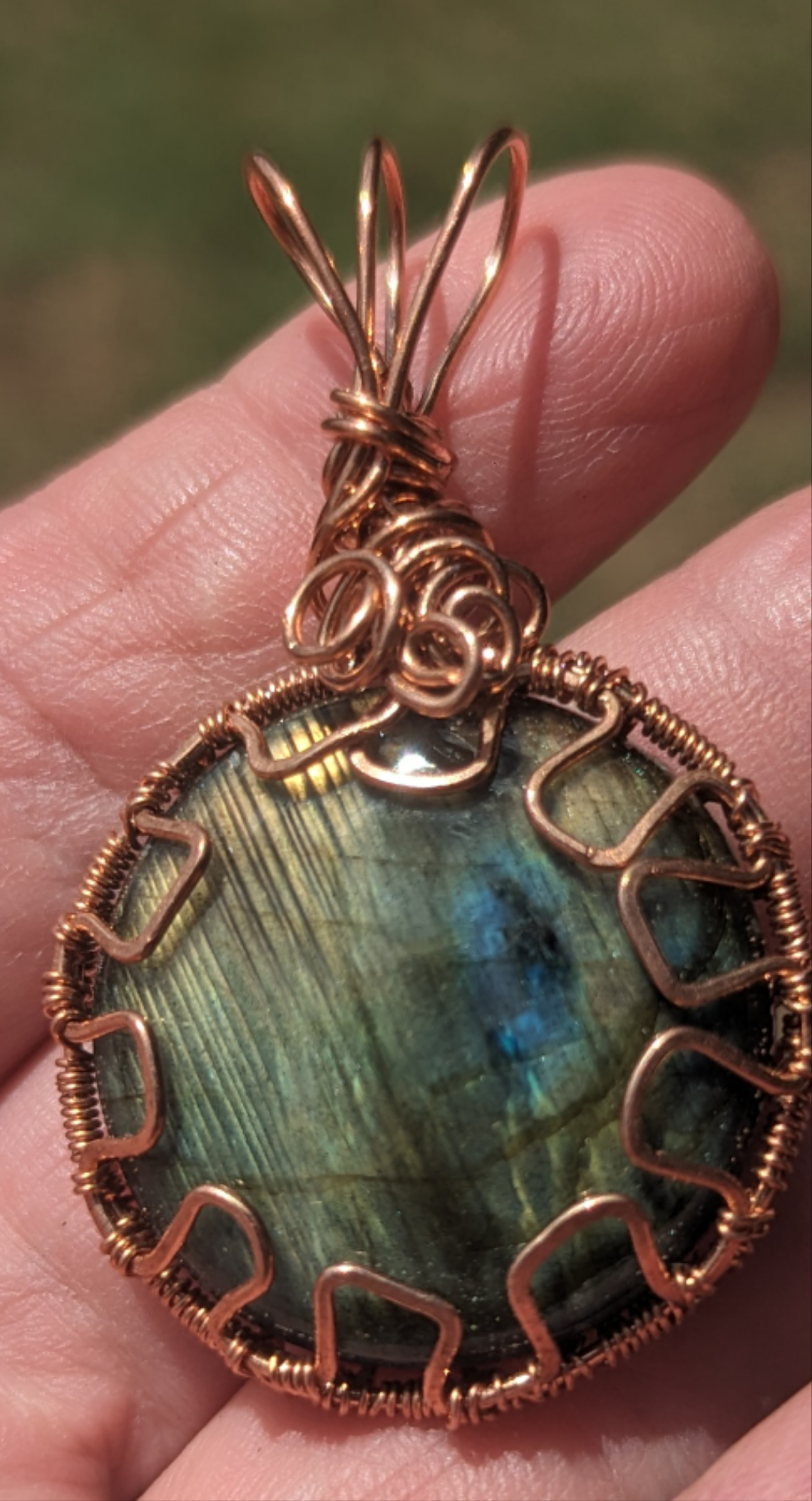 Round Labradorite Pendant