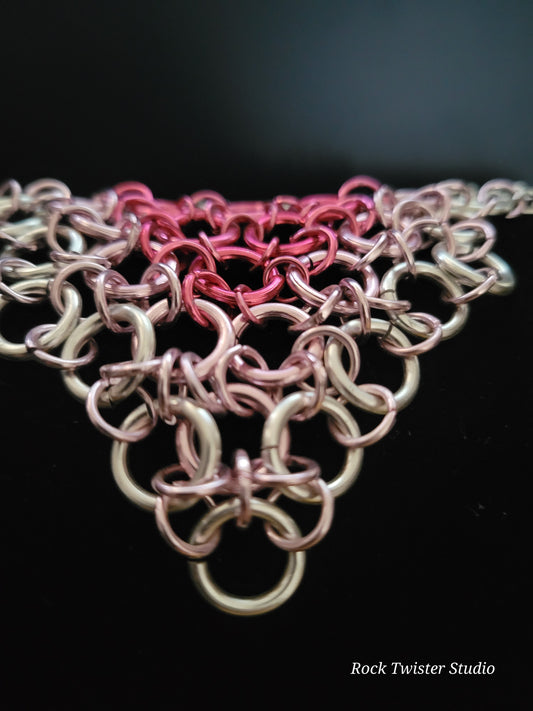 Pinck chain maile necklace