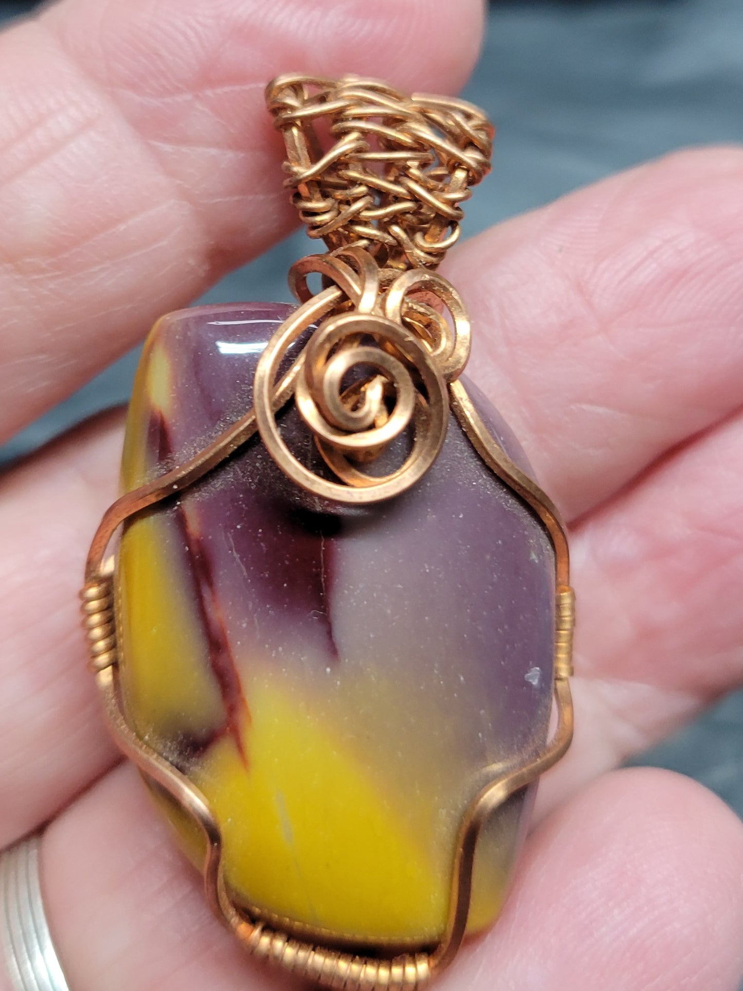 Mookalite swirl pendant