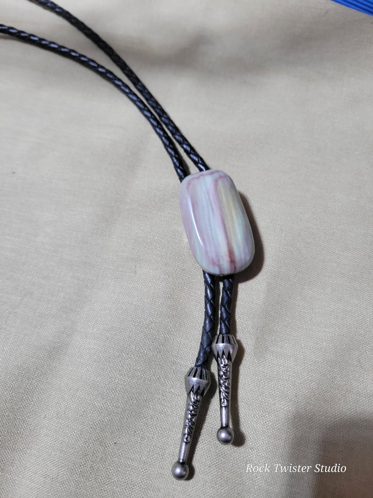 Strippped Jasper Bolo