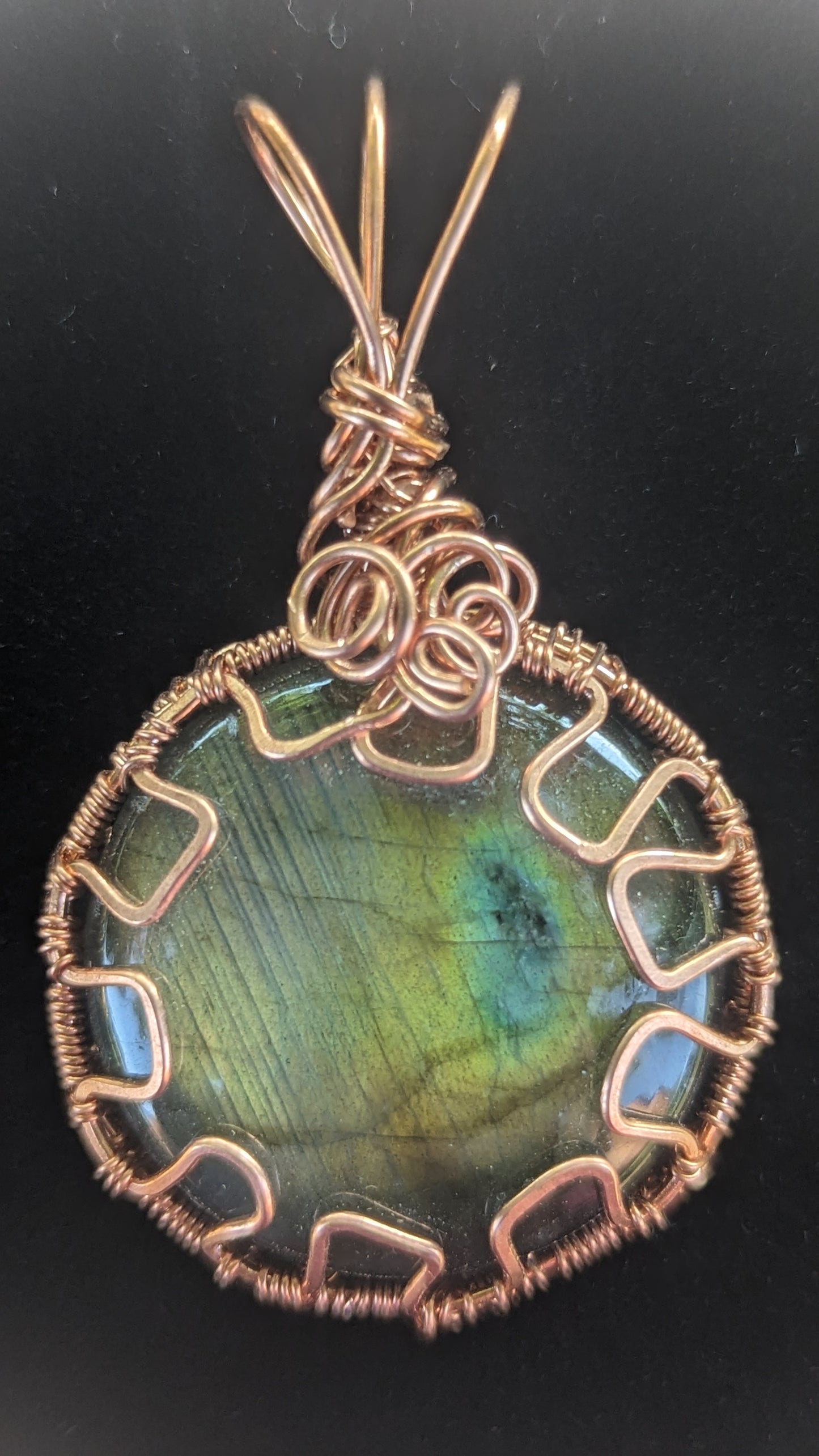 Round Labradorite Pendant